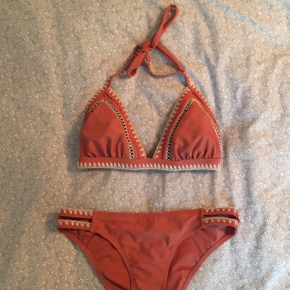 Bikini set!! - Picture 3 of 5